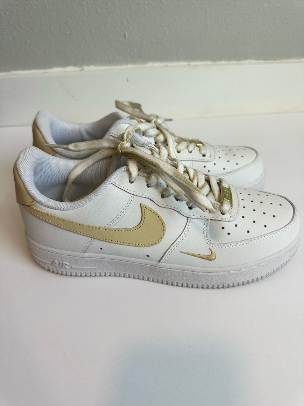 Nike Air Force 1 In White and Rattan size 7